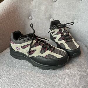 Apex size 10 shoes like new